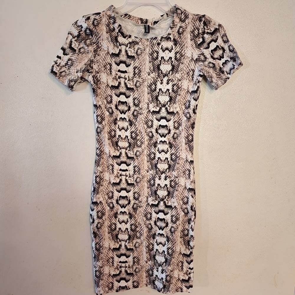 💕5 For $20 Divided Short Fitted Jersey Snakeskin Pattern Dress Size 2
